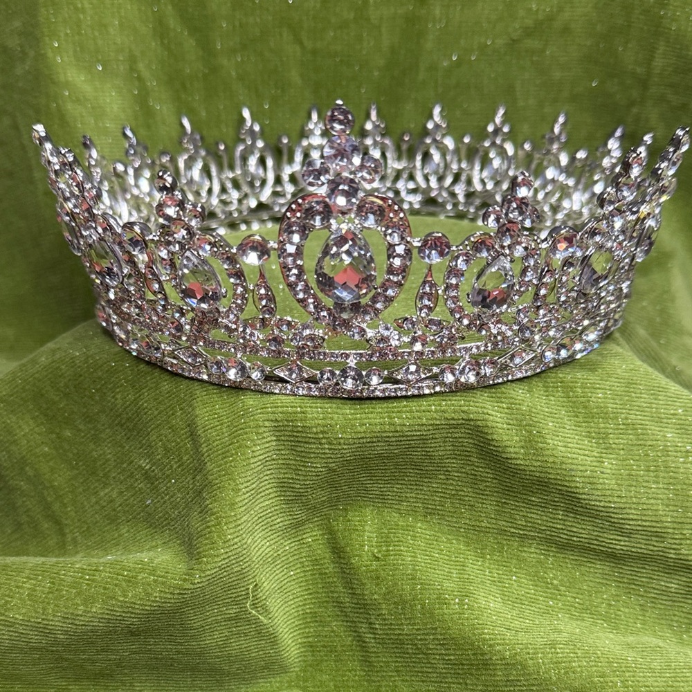 Elegant Silver Tiara